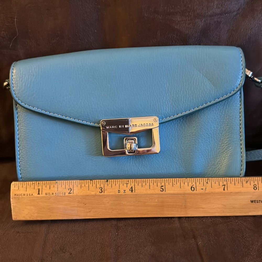 Gently Used Marc By Marc Jacobs Small Purse View 6